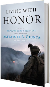 Living with Honor: A Memoir book Sal Giunta