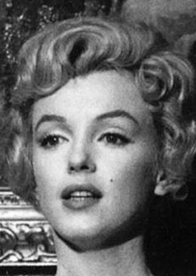1950s Blonde Mom Porn - Blonde' Movie vs. the True Story of Marilyn Monroe | Fact-Check
